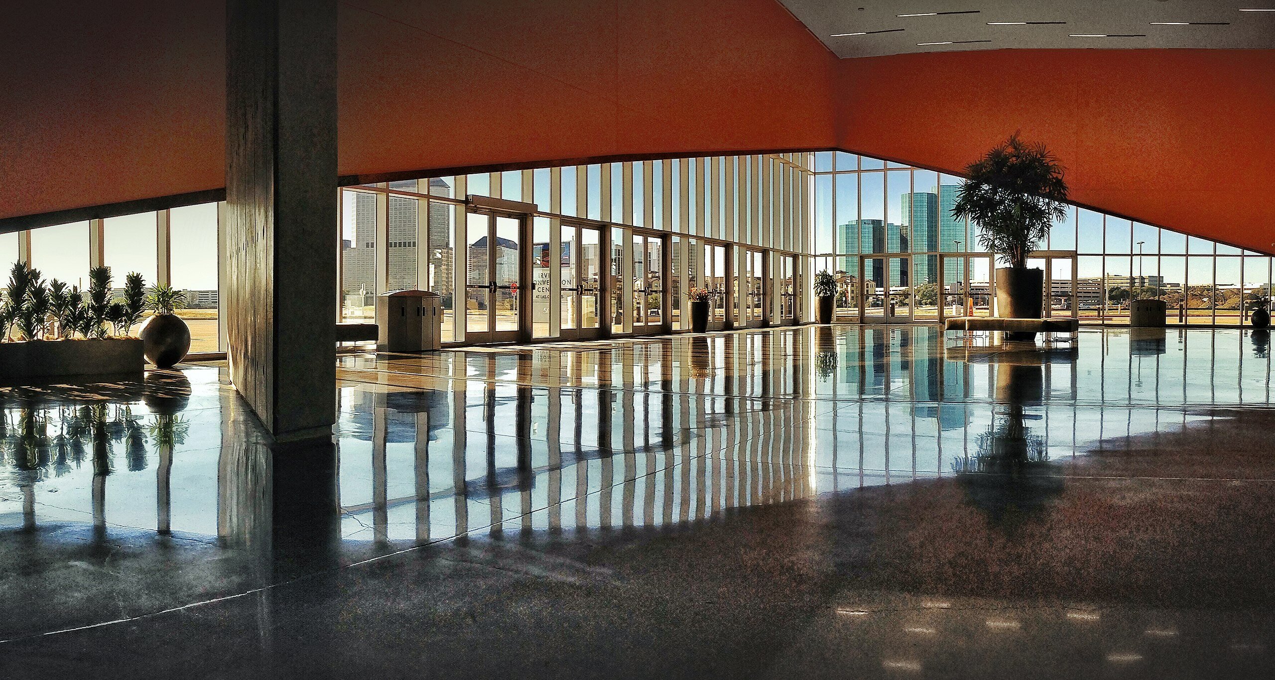 Irving_Convention_Center_Lobby_Pano